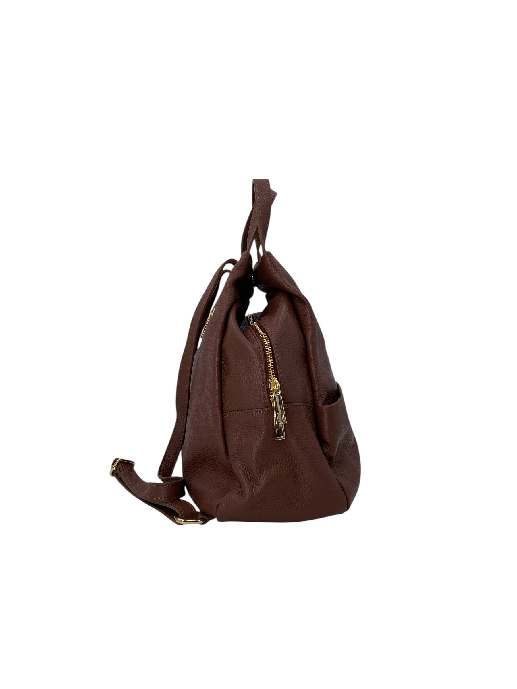 Margaux – Women's backpack in genuine Italian leather with a double gold zip and multiple pockets.