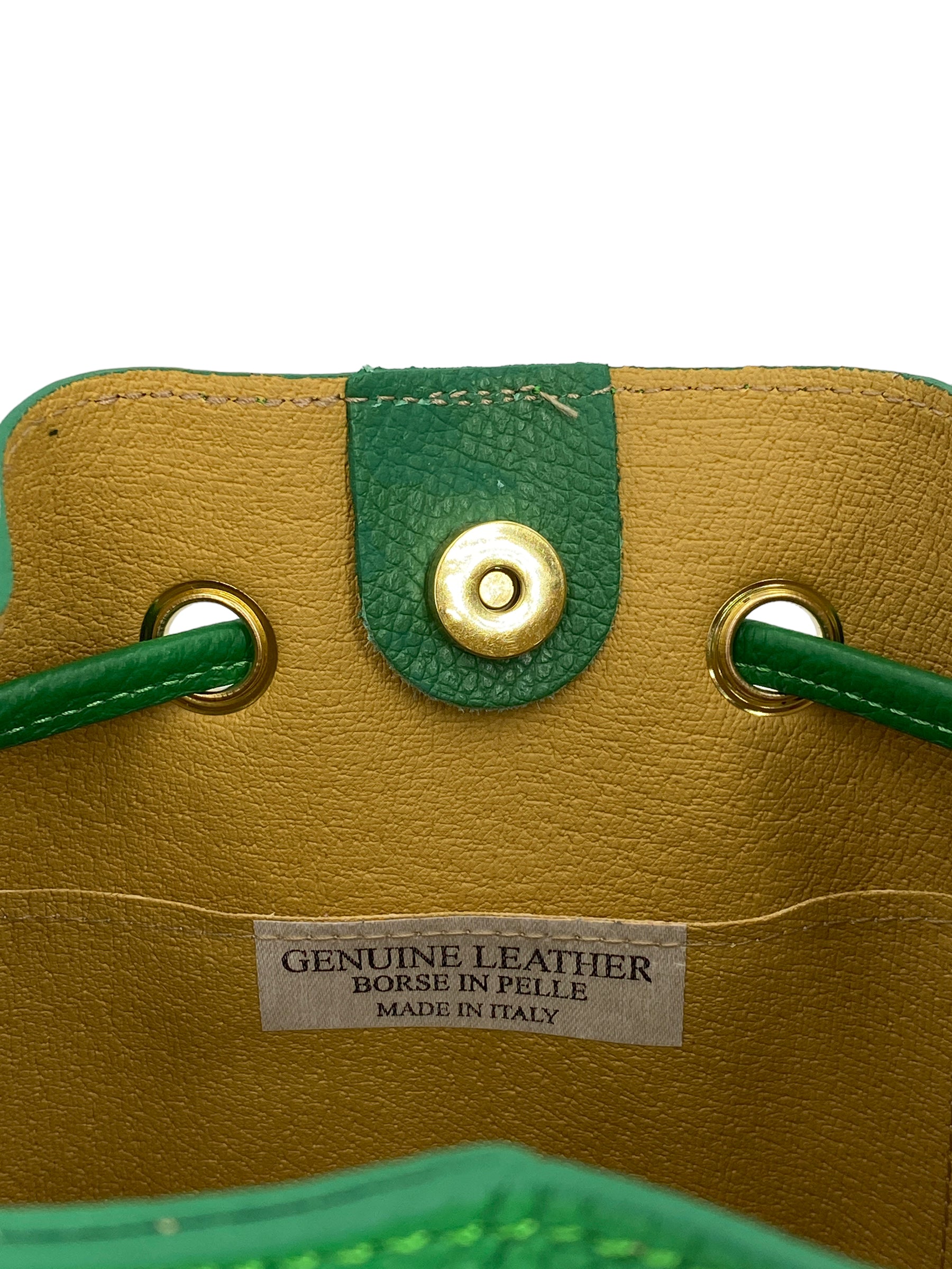 Genevieve 2.0 Mini – Damenhandtasche und Umhängetasche aus echtem italienischem Leder mit Kordelzugverschluss und goldenen Details