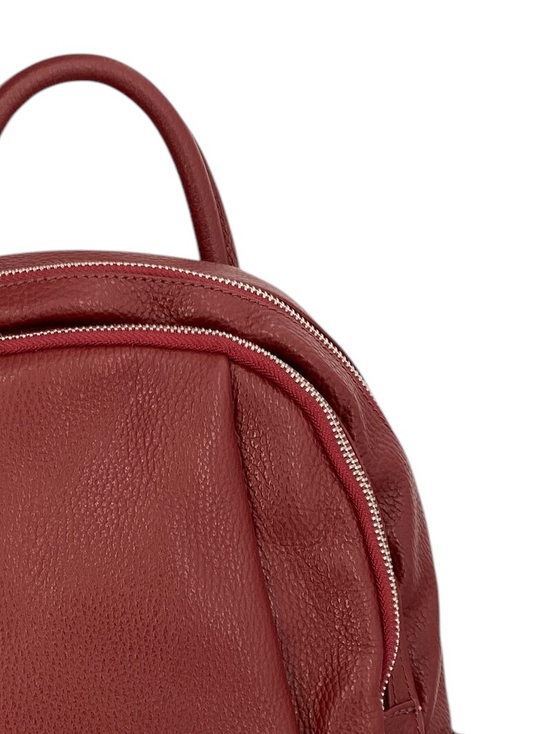 Jolie – Women's backpack in genuine hammered Italian leather with double compartment and multifunctional pockets