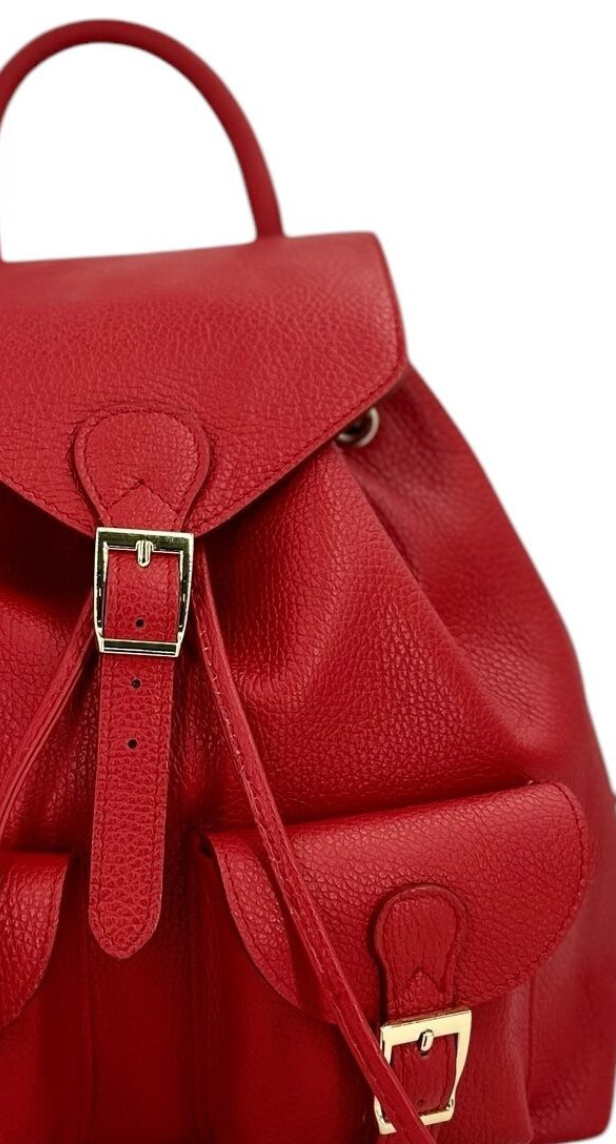 Emma – Women's backpack in genuine Italian leather with adjustable shoulder straps, spacious interior and gold buckle