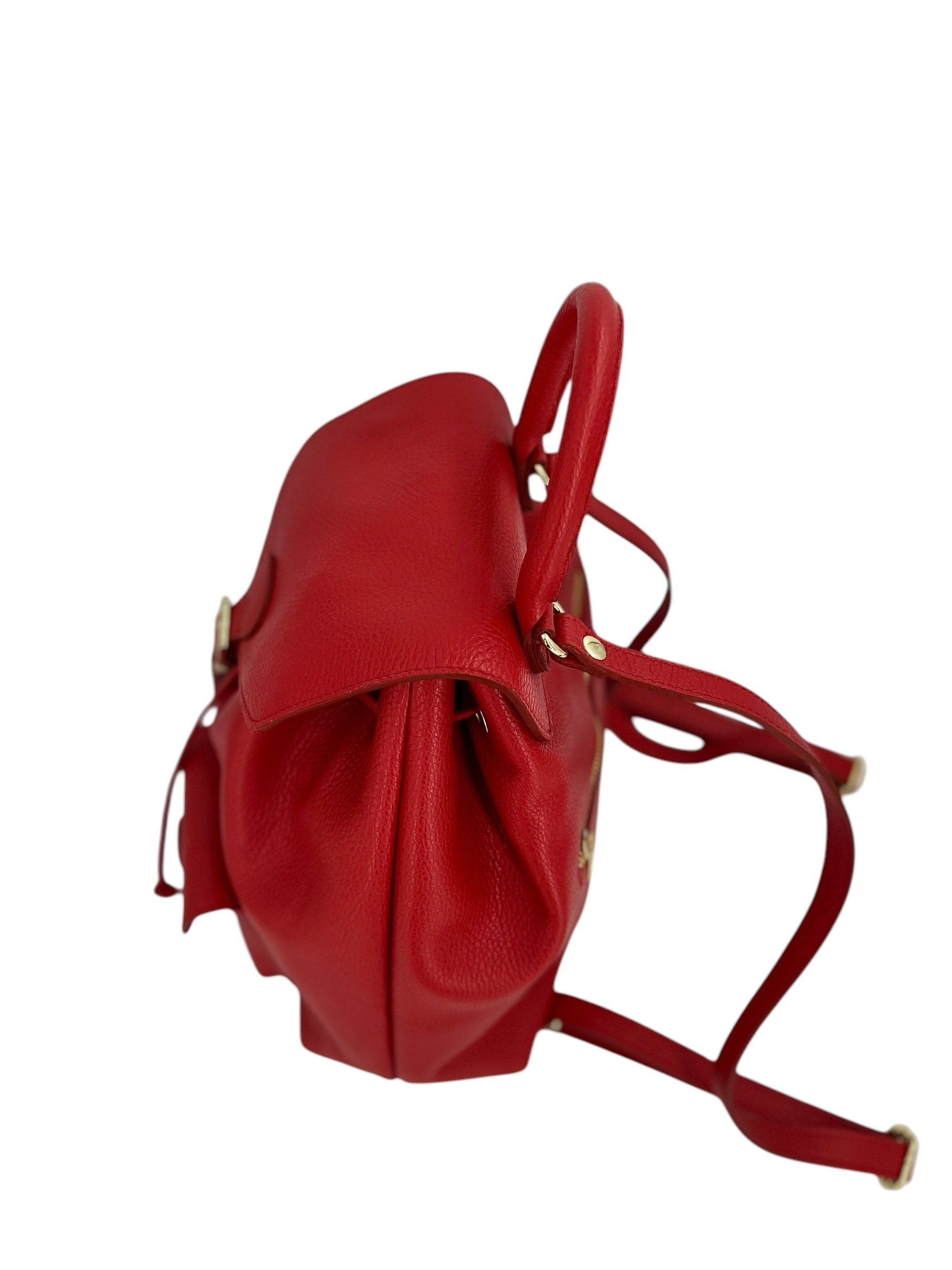 Emma – Women's backpack in genuine Italian leather with adjustable shoulder straps, spacious interior and gold buckle