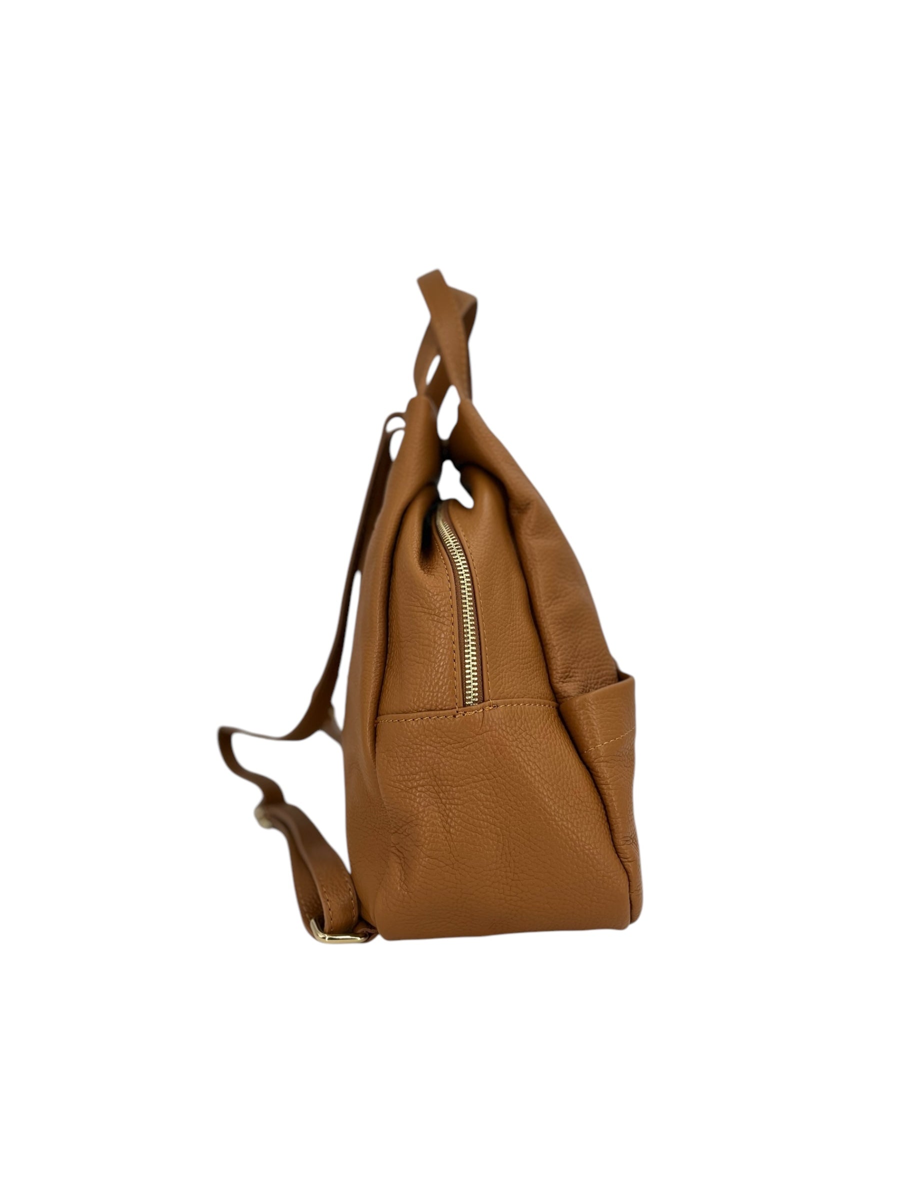 Margaux – Women's backpack in genuine Italian leather with a double gold zip and multiple pockets.
