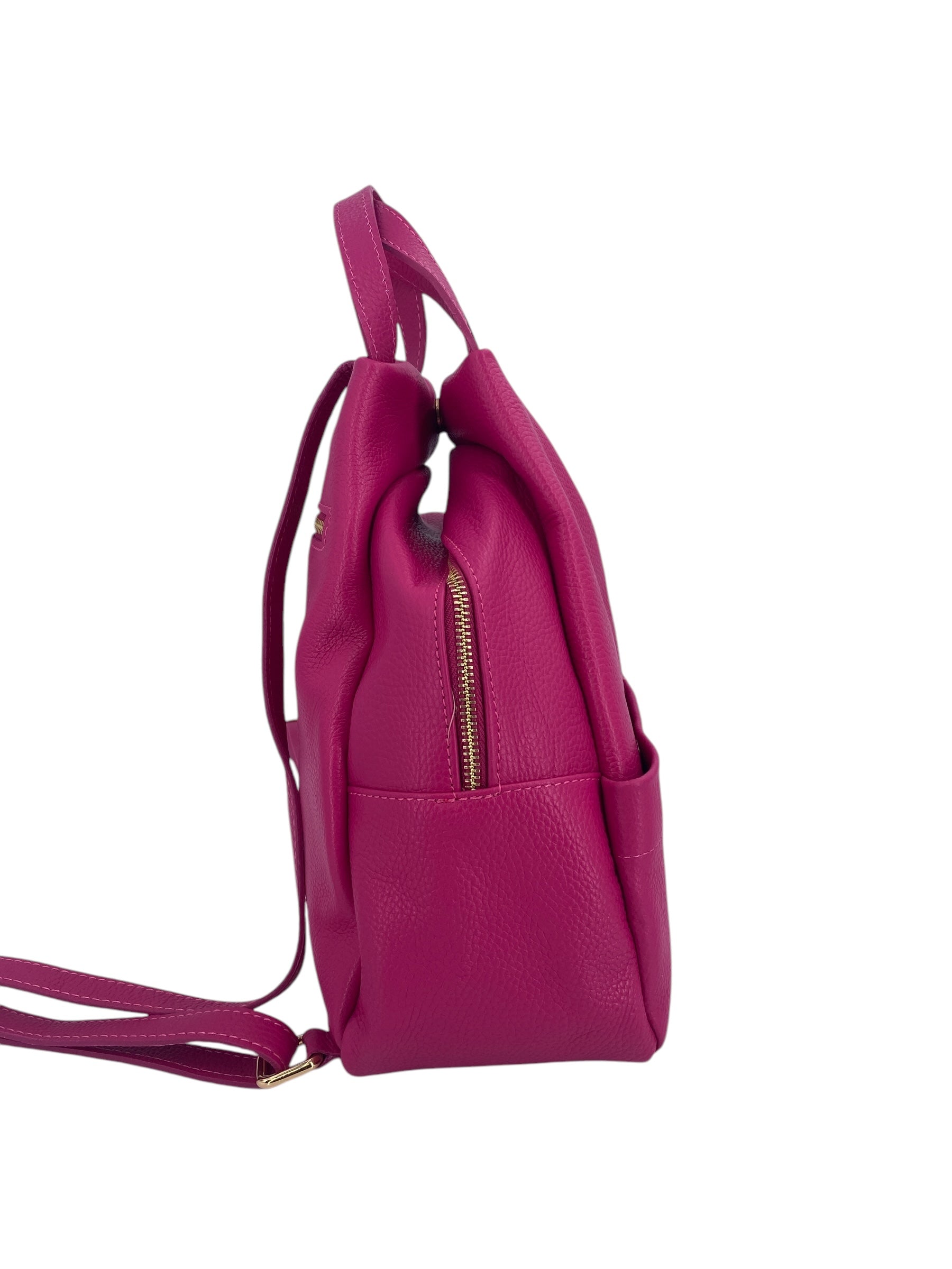 Margaux – Women's backpack in genuine Italian leather with a double gold zip and multiple pockets.