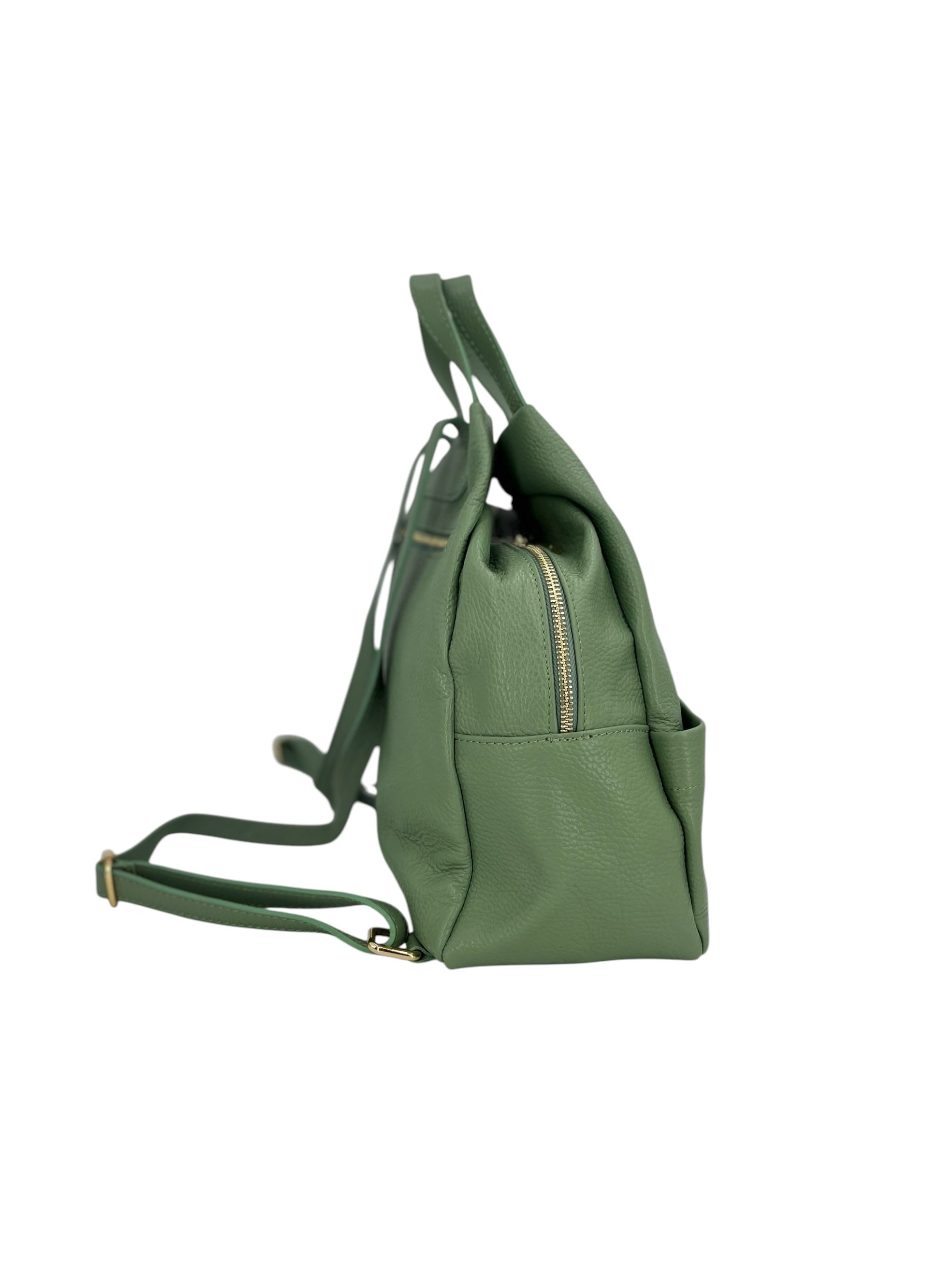 Margaux – Women's backpack in genuine Italian leather with a double gold zip and multiple pockets.