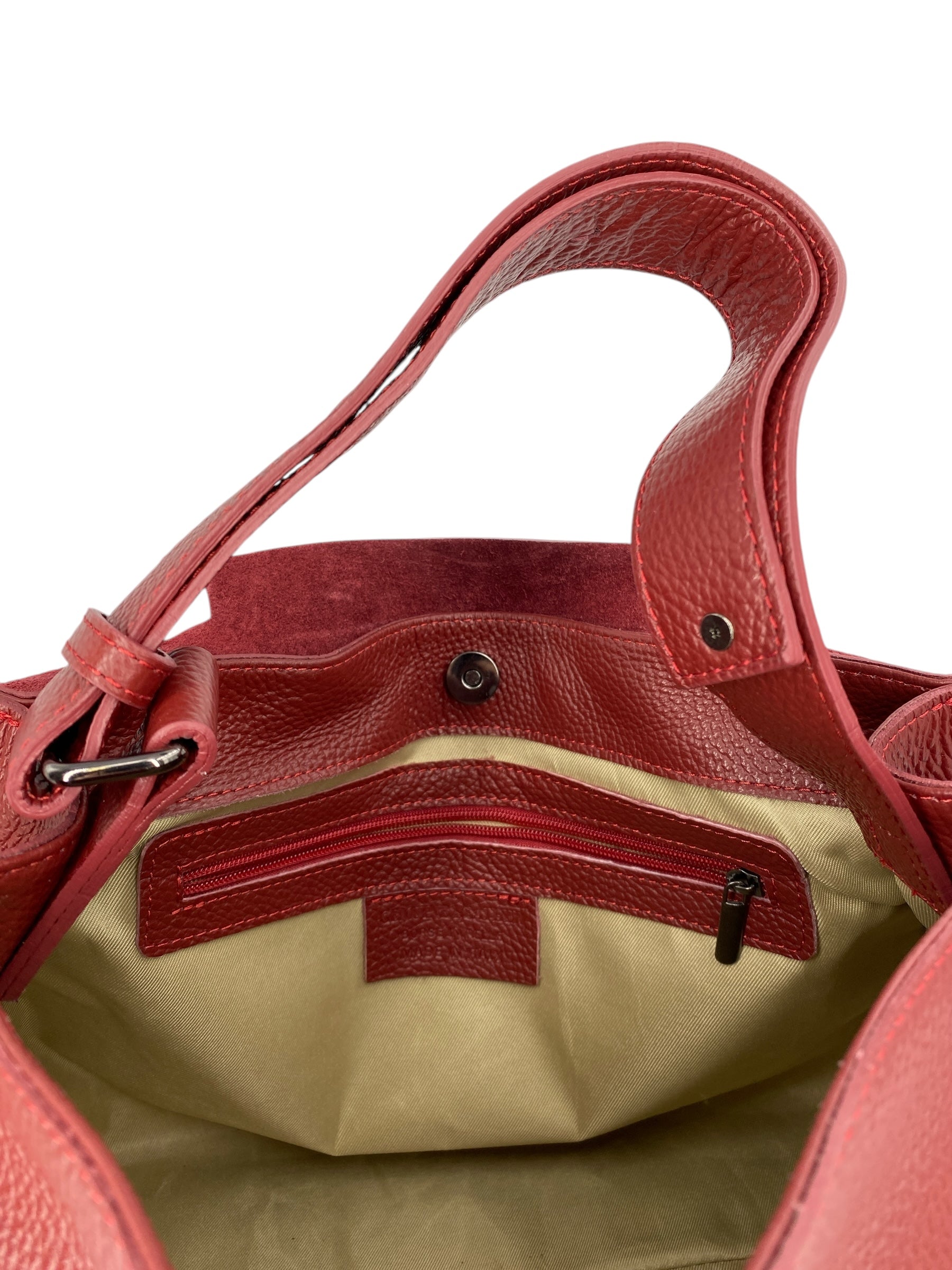 Marthe - Rosso passione, classe decisa.