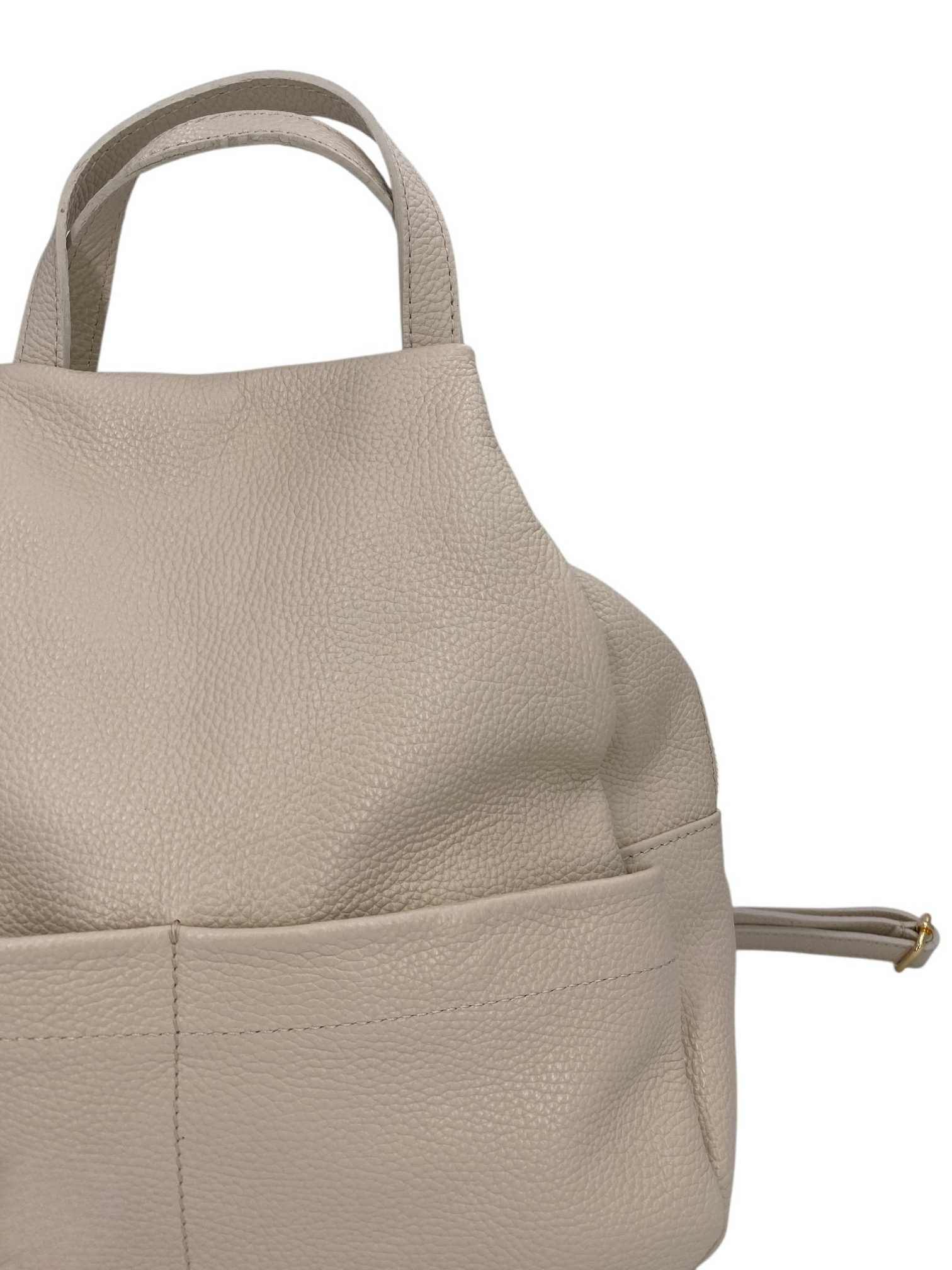 Margaux – Women's backpack in genuine Italian leather with a double gold zip and multiple pockets.