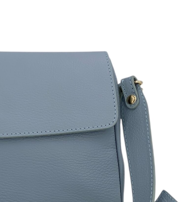 Alicia - stile delicato, carattere deciso.