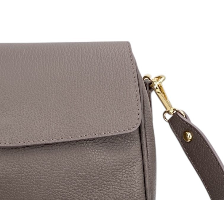 Alicia - stile delicato, carattere deciso.