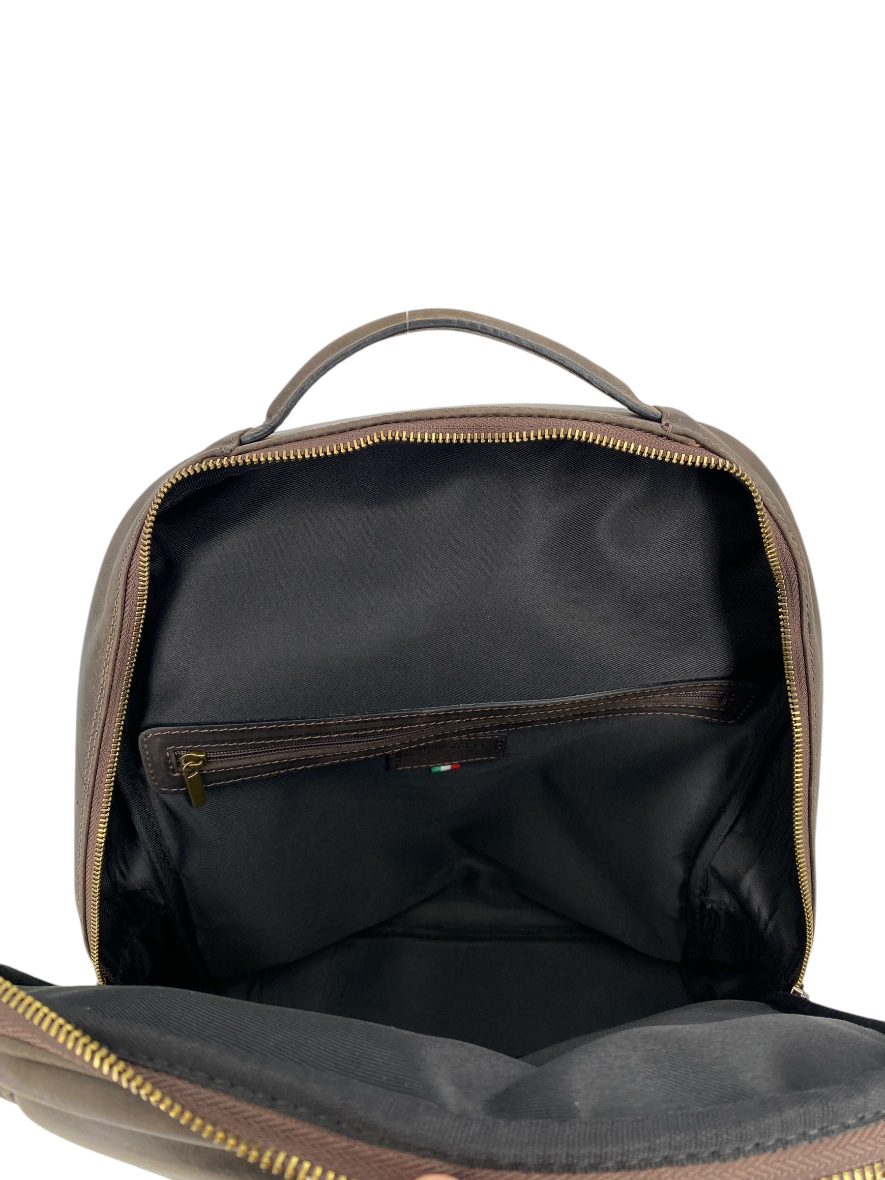 Pierre – Herrenrucksack aus echtem italienischen Leder mit 15-Zoll-Laptopfach