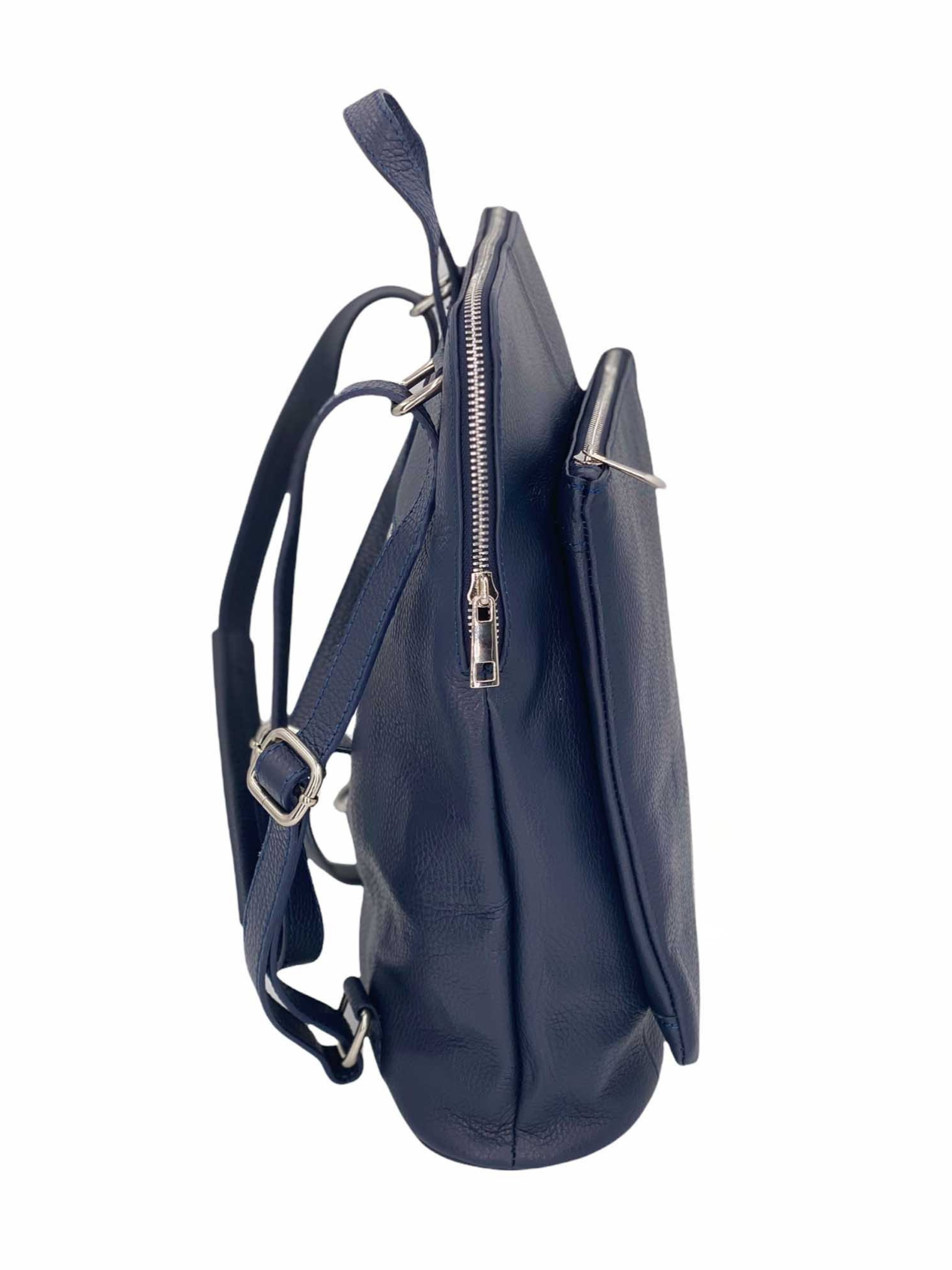 Zoe – Women's backpack in genuine Italian leather with adjustable shoulder straps, reinforced handle and large capacity