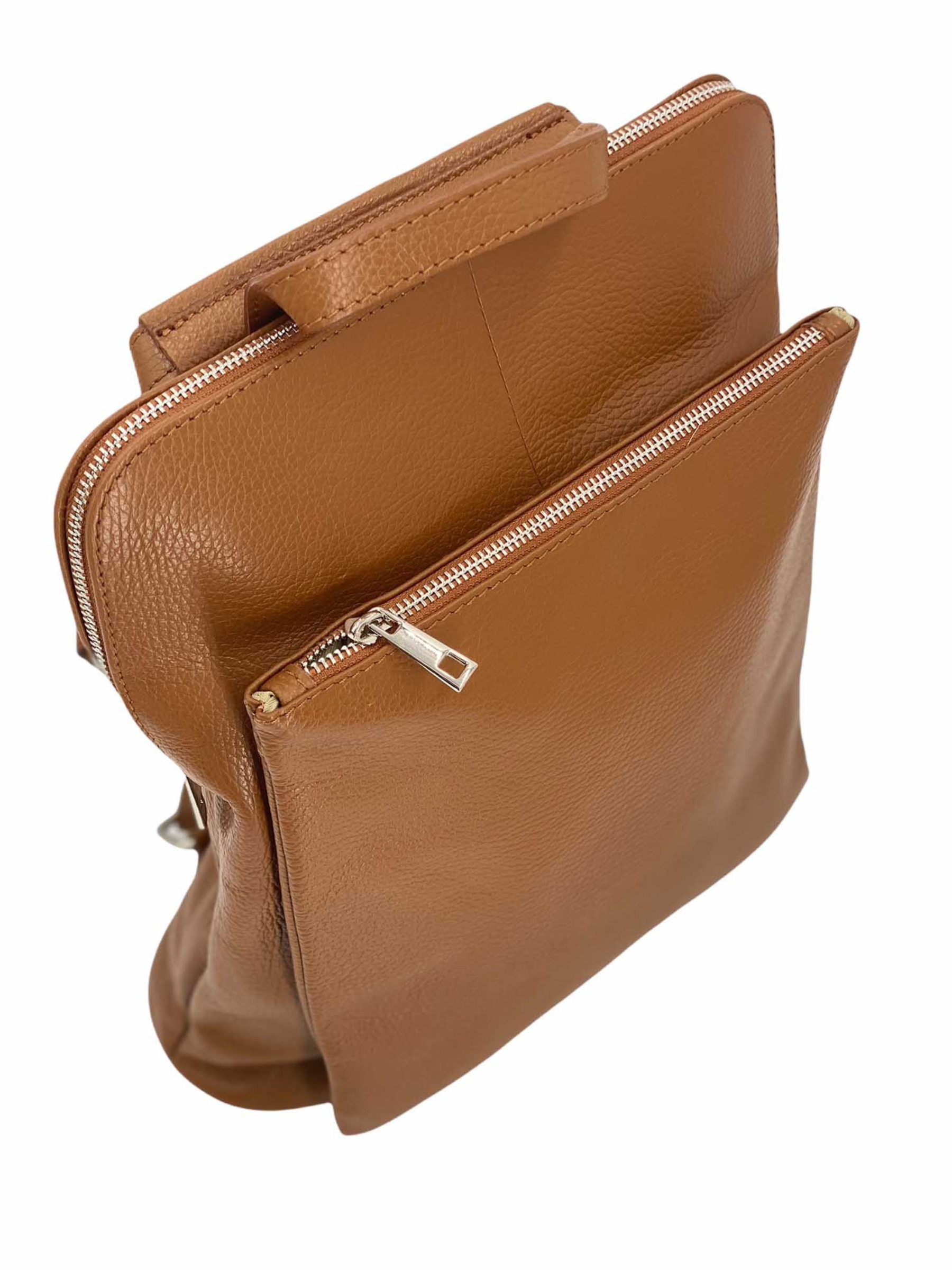 Zoe – Women's backpack in genuine Italian leather with adjustable shoulder straps, reinforced handle and large capacity