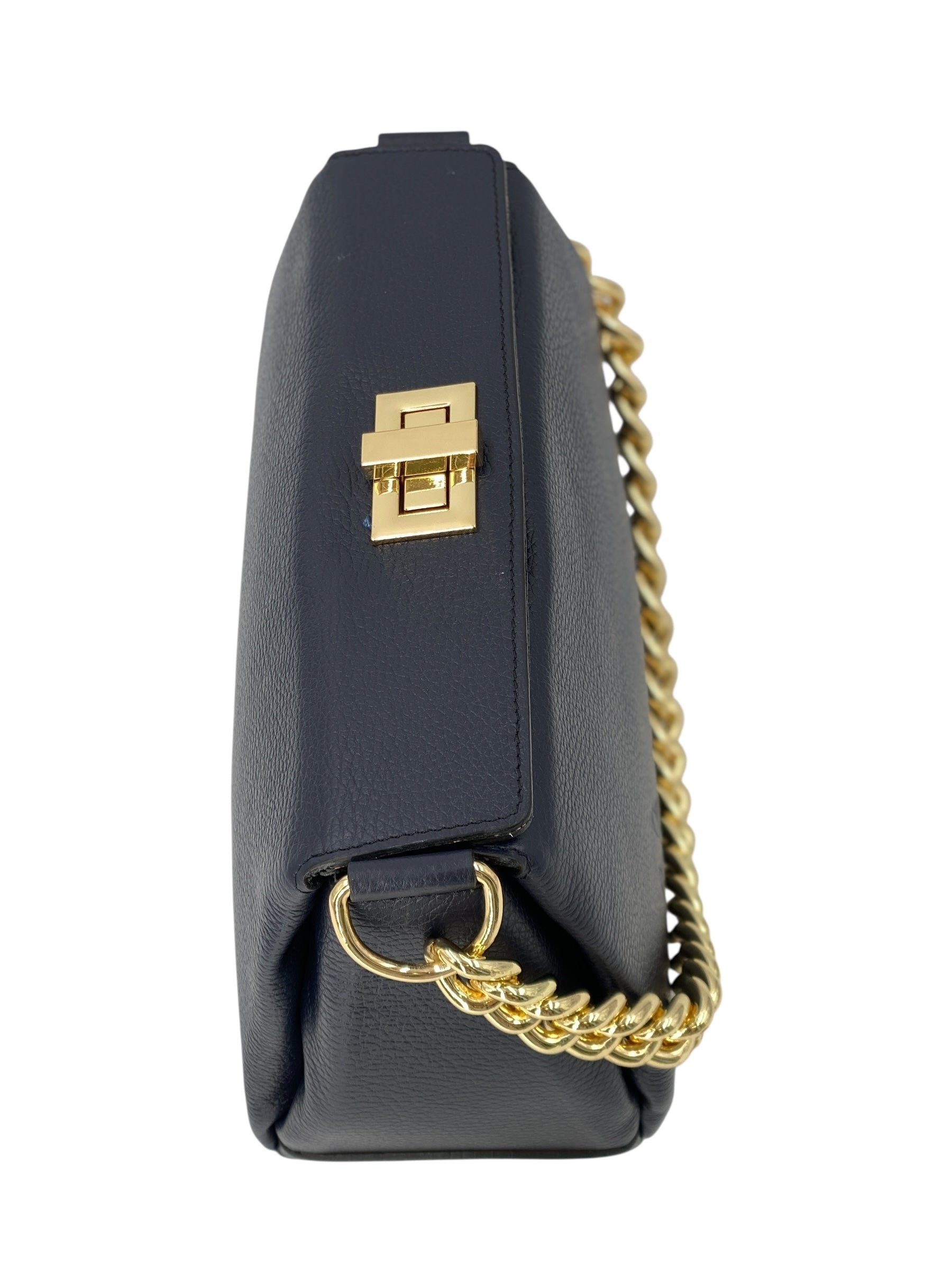 Sylvie - luce di stile, catene di eleganza.
