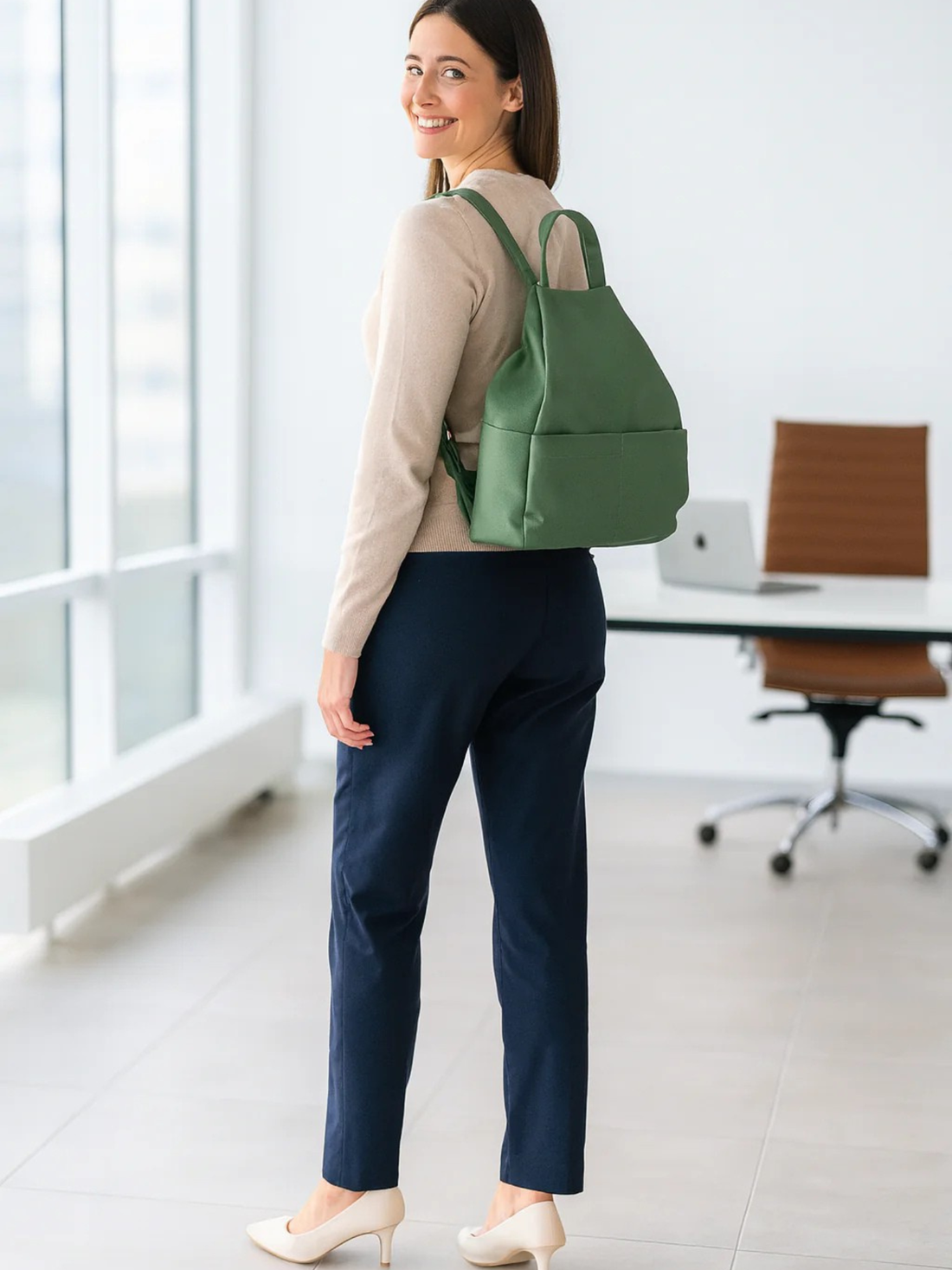 Margaux – Zaino donna in vera pelle italiana artigianale con doppia zip dorata e tasche multiple