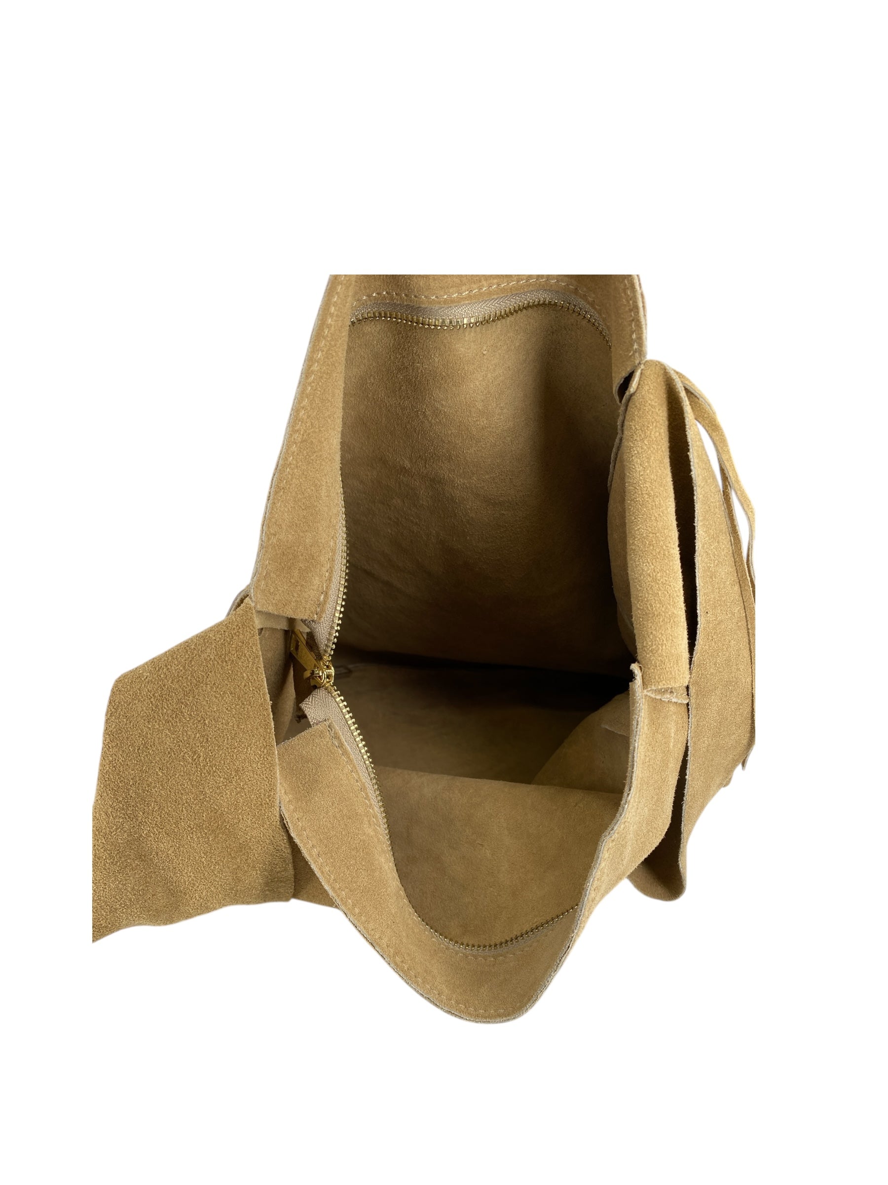 Georgette - L’eleganza del camoscio, il carattere delle frange