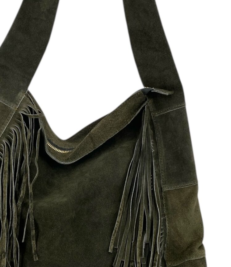Georgette - L’eleganza del camoscio, il carattere delle frange